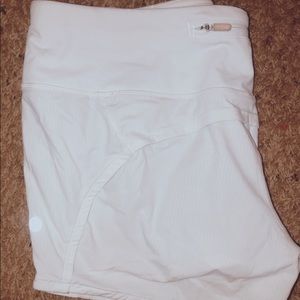 Size 8 4” WHITE Lululemon